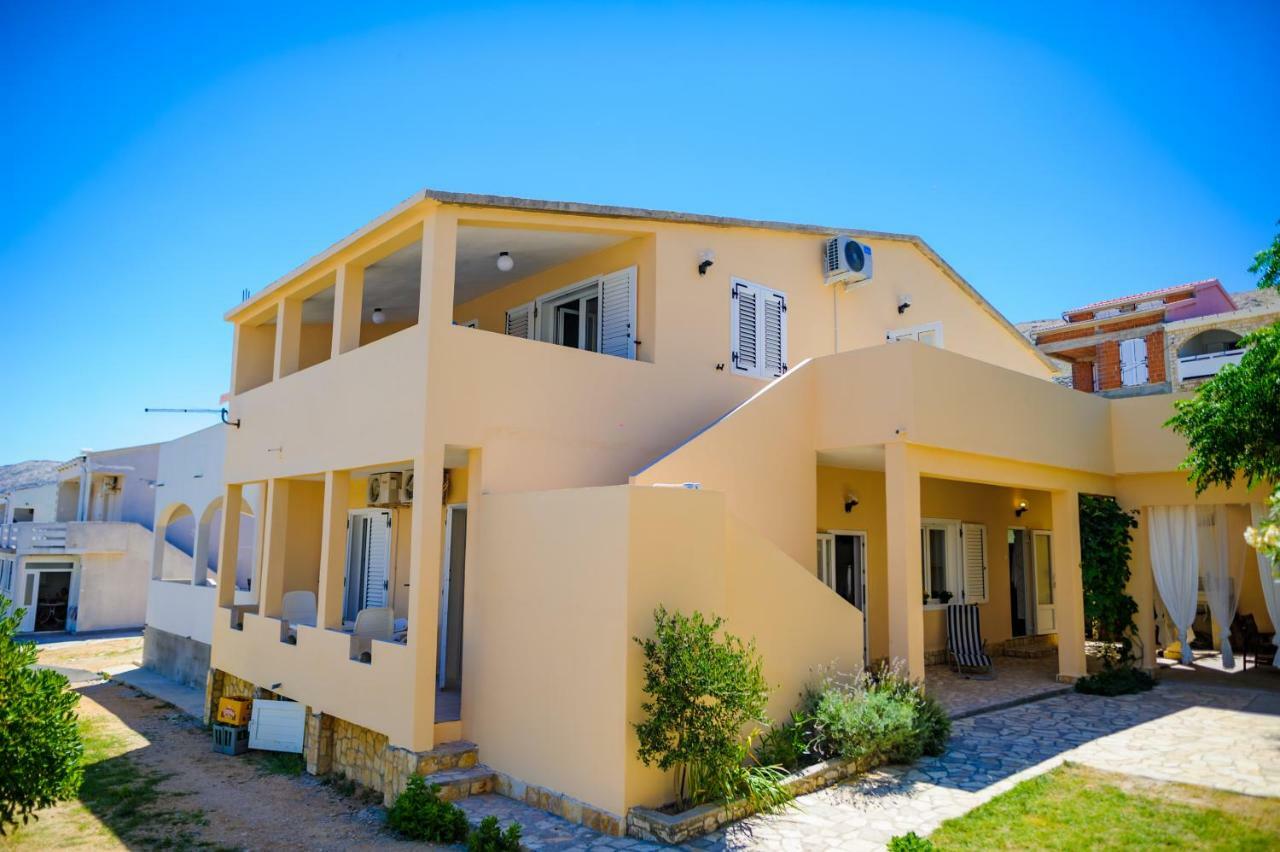 Apartments Lux Pag パグ エクステリア 写真