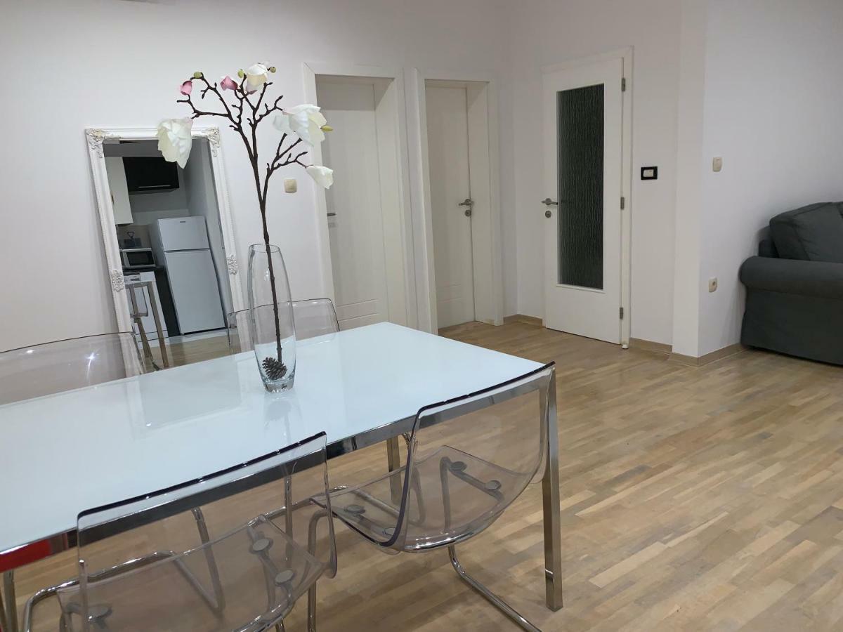 Apartments Lux Pag パグ エクステリア 写真